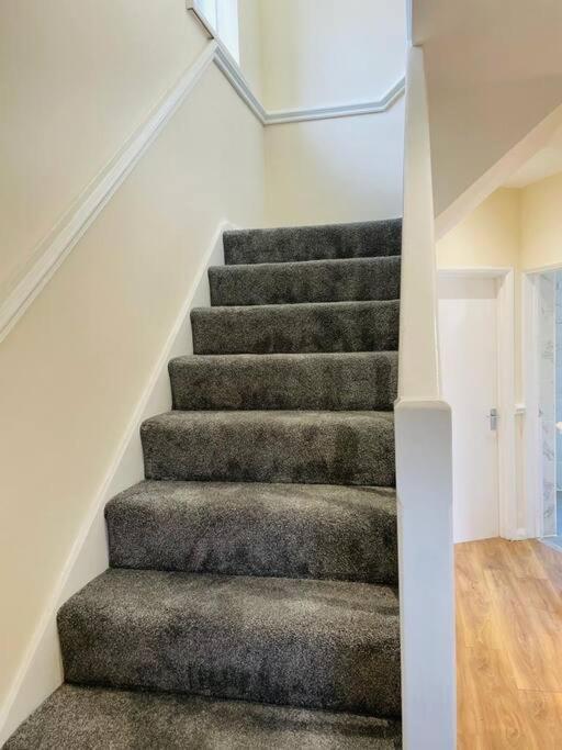 Superb And Comfortable 3Bd Home In Dagenham Exterior foto